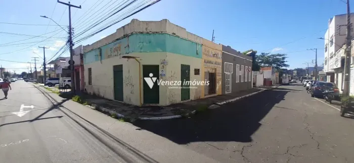 Imóvel comercial na Rua Lisandro Nogueira