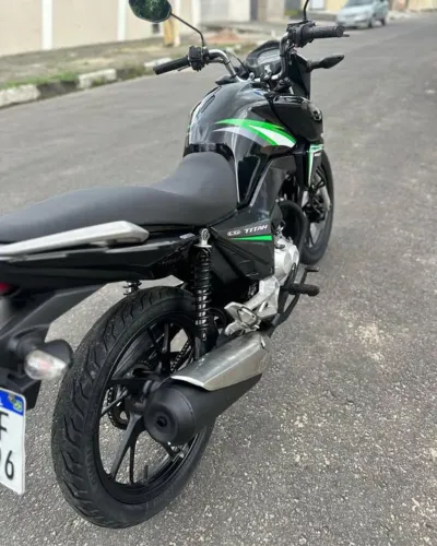 Moto de leilão com documento