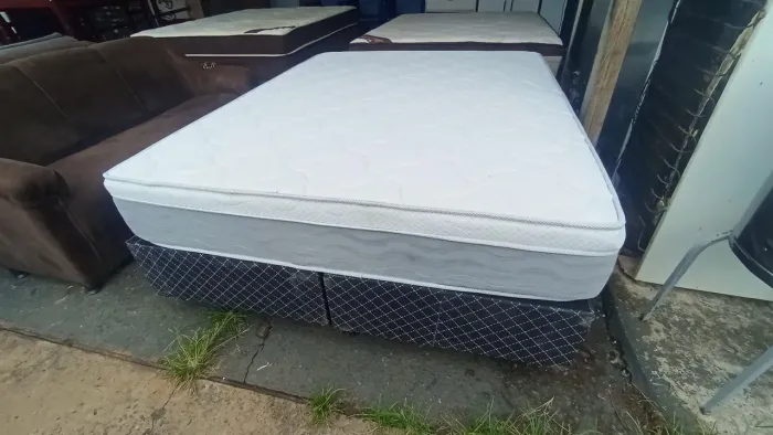Cama box Queen size Colchão molas ensacandas bambú 