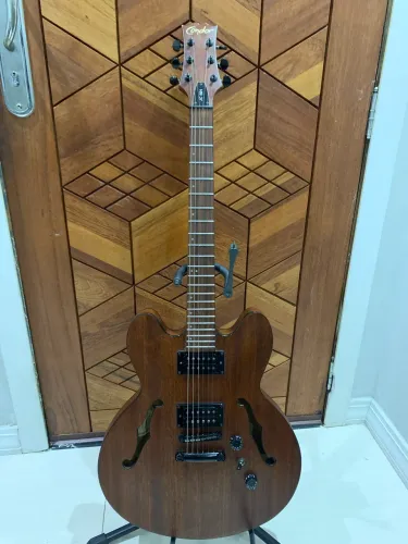 Guitarra Semi acústica Condor JC 501