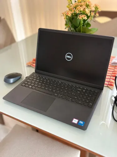 Notebook Dell novíssimo 