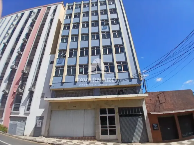 Apartamento no Centro com 3 Dormitórios!