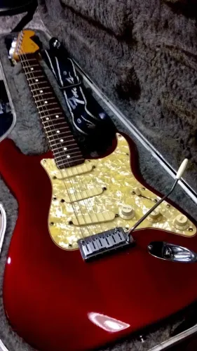 GUITARRA FENDER DELUXE STRAT PLUS AMERICANA U.S.A.