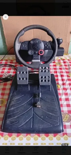 Volante Logitech Driving Force GT,