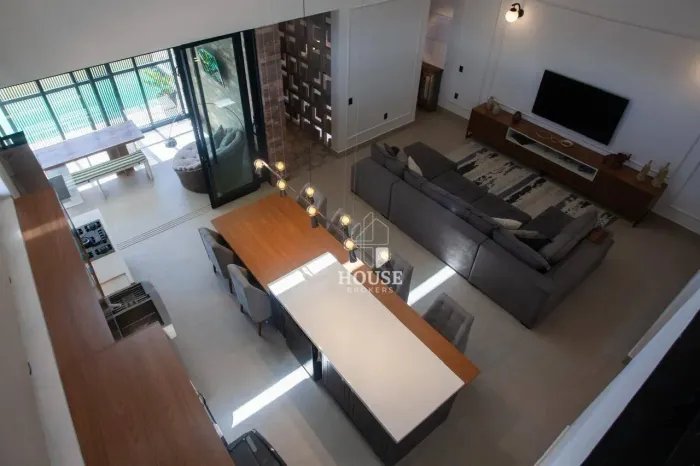 Sobrado com 3 dormitórios à venda, 303 m² por R$ 2.500.000,00 - Condomínio Santa Mônica II