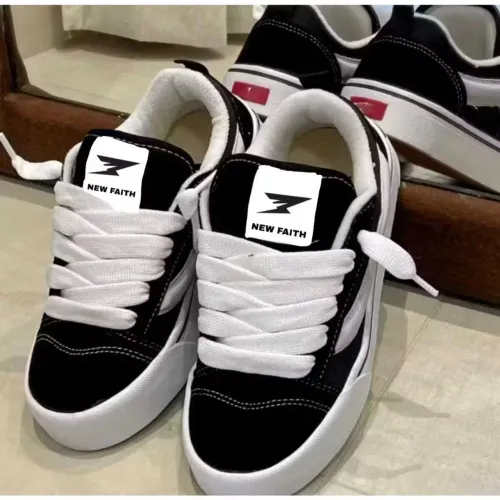Tenis casual novo