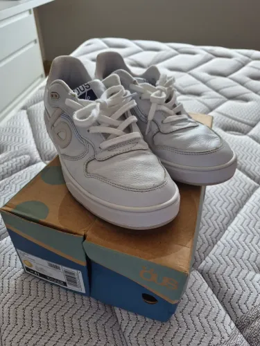 Tenis Ous branco