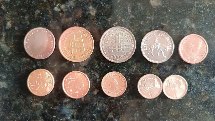 Moedas antigas de outro país 
