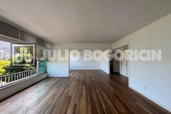 Apartamento : / Residencial / Lagoa