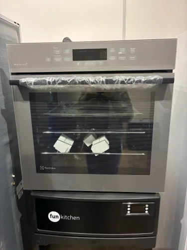 Forno elétrico Electrolux novo