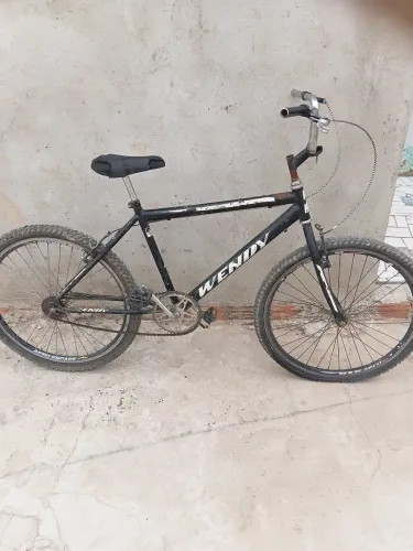 Vende se uma bicicleta