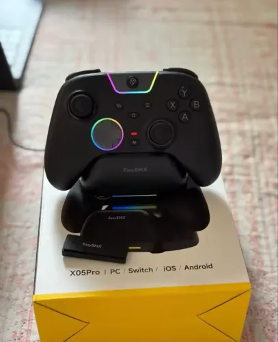 Controle Gamer EasySMX X05 Pro com Base de Carregamento RGB Lacrados! 
