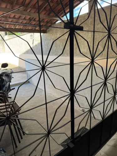 Portão de Ferro Trabalhado - 2,10m x 2,10m - Excelente Estado!
