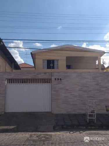 Casa com 3 dormitórios à venda, 250 m² por R$ 530.000,00 - Palmeira - Campina Grande/PB