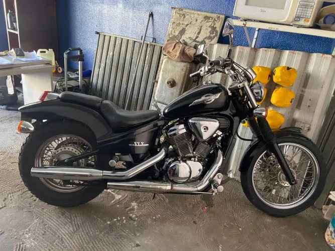 Shadow 600 ano 2000