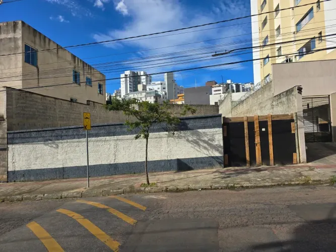 COMPRE ÓTIMO LOTE DE 453m², EM LOCALIZAÇÃO PRIVILEGIADA,PERTO DO METRô, BAIRRO FERNÃO DIAS