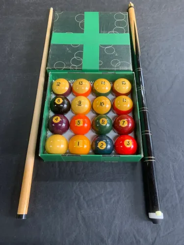 Jogo de bolas Aramith 56mm e taco, para Pool 