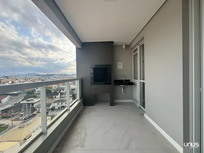 Apartamento 3 dormitórios sendo 2 suíte em Florianópolis.