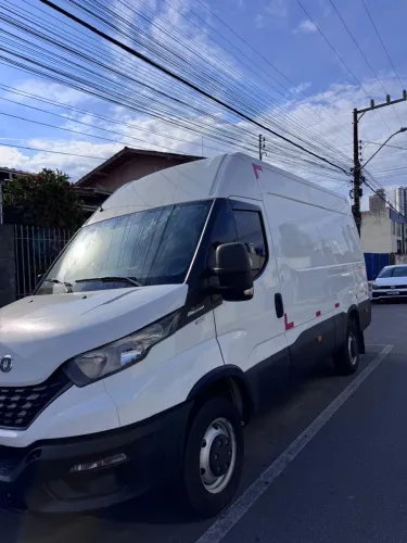 Iveco Daily Furgão Daily 45-170 Furgão 3.0 12m³ (die)(e5) 2022