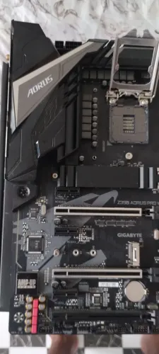 Vende-se Processador I7 8700K + Placa Mãe Aorus Z390 Pro Wi-fi