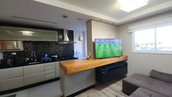Apartamento 2 Quartos MOBILIADO no Cristo Rei | Suíte + Vaga Coberta | Pronto para Mora