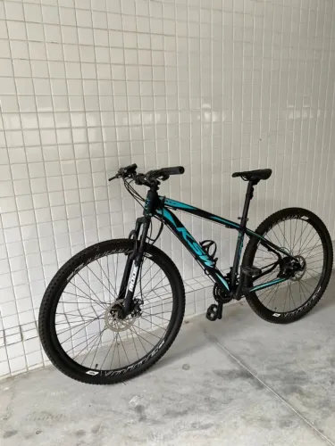 Bicicleta KSW XLT Aro 29 Quadro 17 Alumínio 24 Marchas Freio a Disco