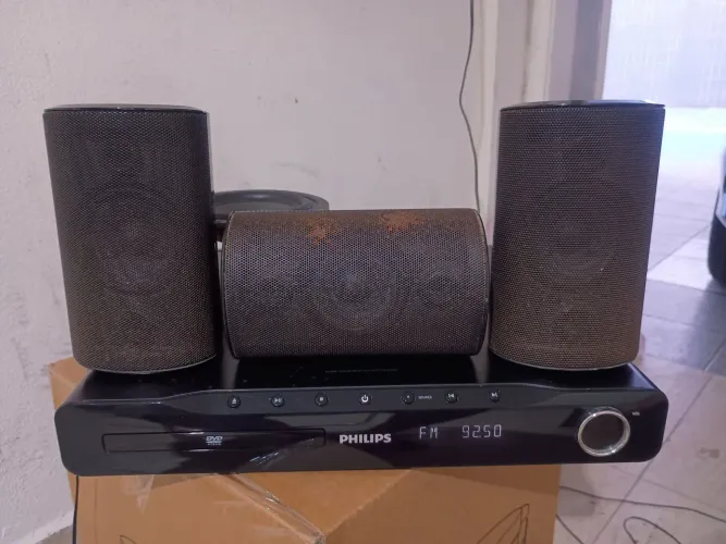 Home theater Philips com USB 
