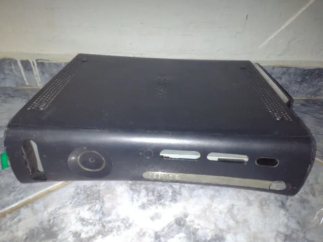 Xbox 360 Microsoft fat com defeito. Conserto ou retirada de peças 