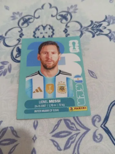 Vendo figurinha Lionel Messi