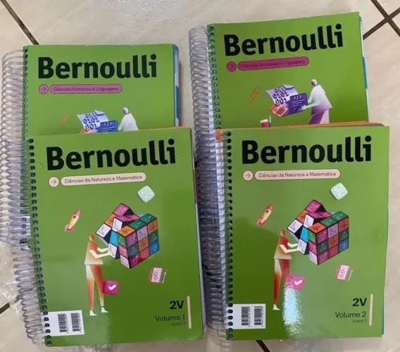 Vendo 3 livros pré vestibular Bernoulli