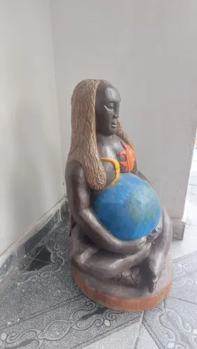 Escultura Pachamama (Mãe Terra)