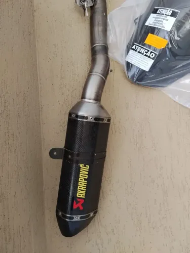 Ponteira akrapovic carbono