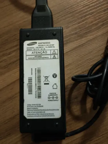 V/fonte para notebook Samsung original.por 50 reais para vir retirar ok não faço entrega 