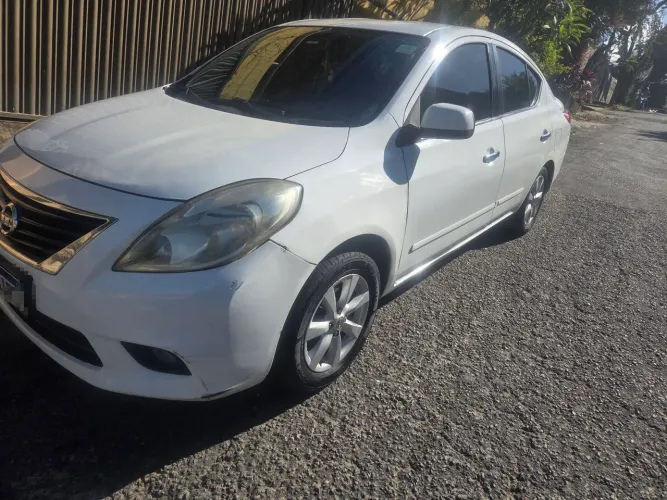 Nissan Versa SL 1.6 16V Flex Fuel 4P Mec. 2013
