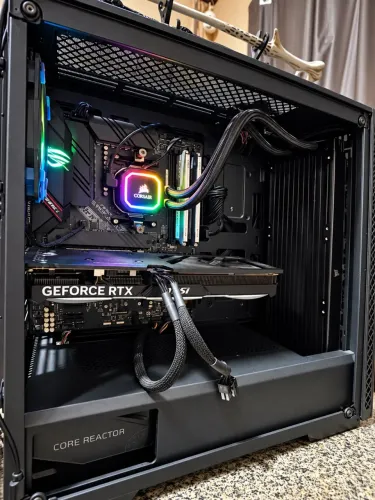PC GAMER COMPLETO | RYZEN 7 5800X3D | RTX 4060 Ti | 32GB | MONITOR QHD 240Hz