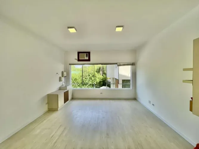 SALA COMERCIAL 31,00 metros + 1 vaga - Edicício Vila Verde (Av São Camilo) -  Granja Viana
