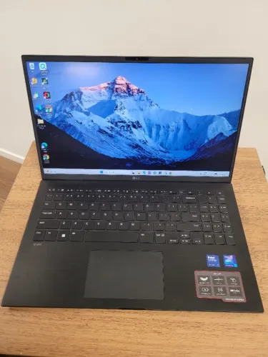 LG Gram 15.6" Ultra 7 155H Touch 16GB 1TB Excelente estado