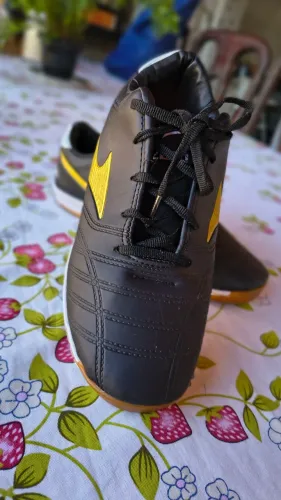 Chuteira quadra Mizuno