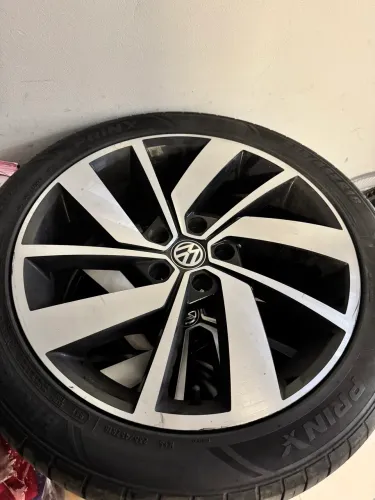 Rodas Jeta gli originais , furacão 5x112 com pneus bons
