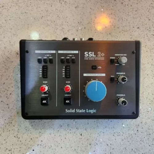 Interface de Áudio Solid State Logic SSL 2+