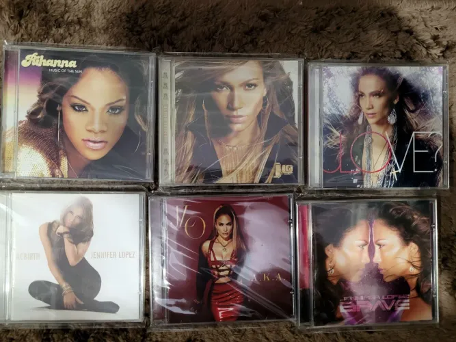 Combo de CDs Jennifer Lopez e Rihanna