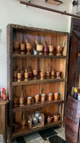 Promoção imperdível de móveis rústicos.