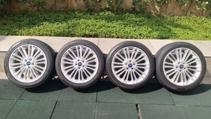 Rodas Originais Ford Fusion 18" polegadas - 5x108 - Com pneus meia vida