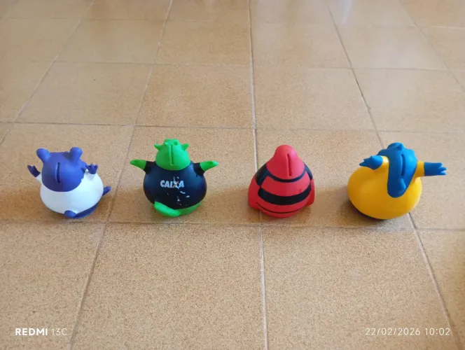 Cofrinho monstros da caixa 