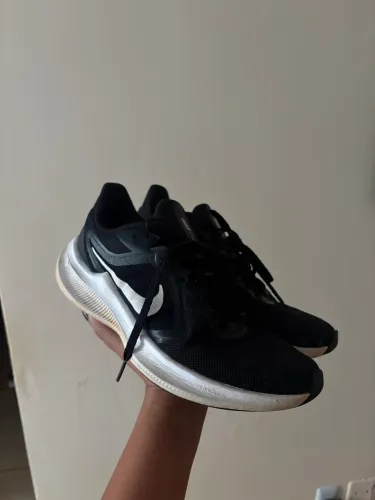 Tênis Nike feminino 37