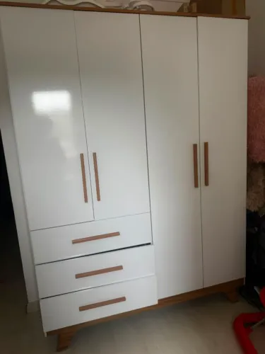 Vende se tudo por 1.000