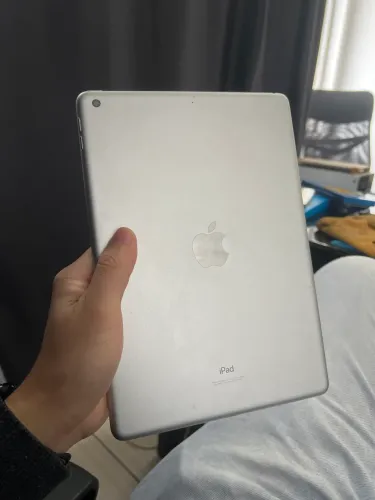 iPad 9 - 64GB