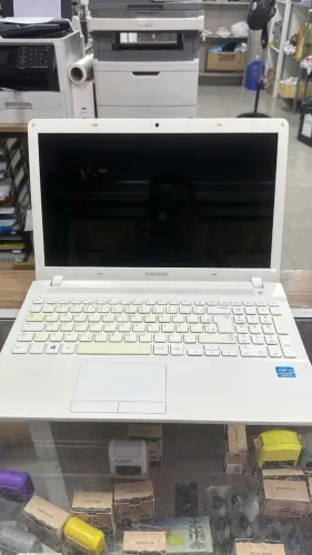 Notebook Samsung Core i5 - 8GB RAM - SSD 128GB