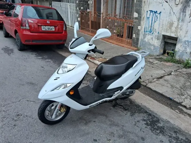 Suzuki Burgman I 125cc ano - 2013 / 2013 c/ 23.000 km Zap. 98687.7951