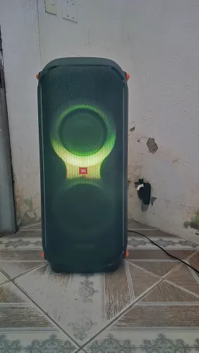 Caixa JBL Partybox 710